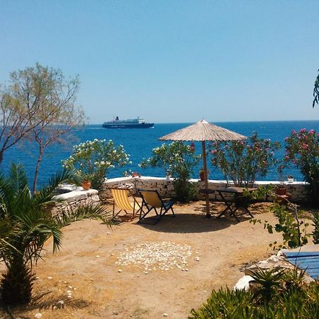 Agriolykos Pension Agios Kirykos  ภายนอก รูปภาพ