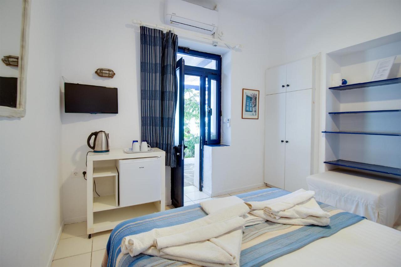 Agriolykos Pension Agios Kirykos  ภายนอก รูปภาพ