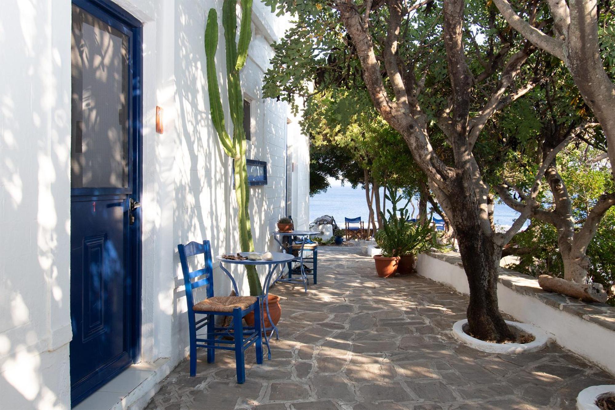 Agriolykos Pension Agios Kirykos  ภายนอก รูปภาพ